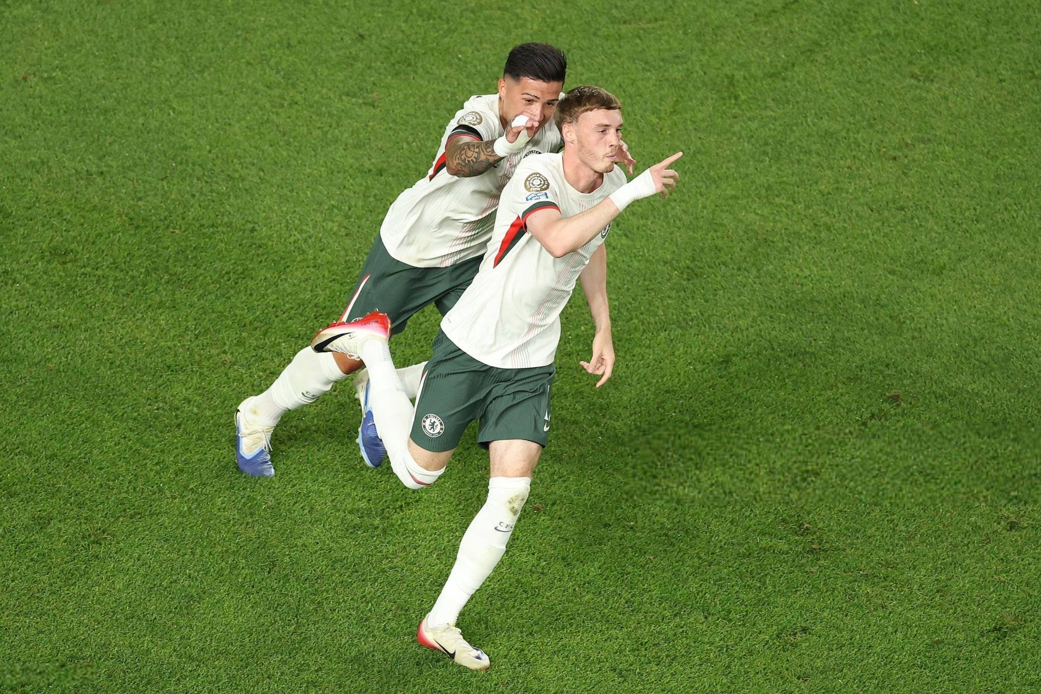 关于红军主场与切尔西-,晋级顺利的信息 关于红军主场与切尔西-,晋级顺利的信息