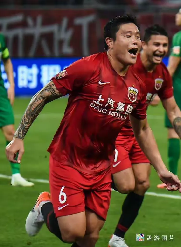 关于上港擦肩而过蒸蒸日上，领军决战向简的信息