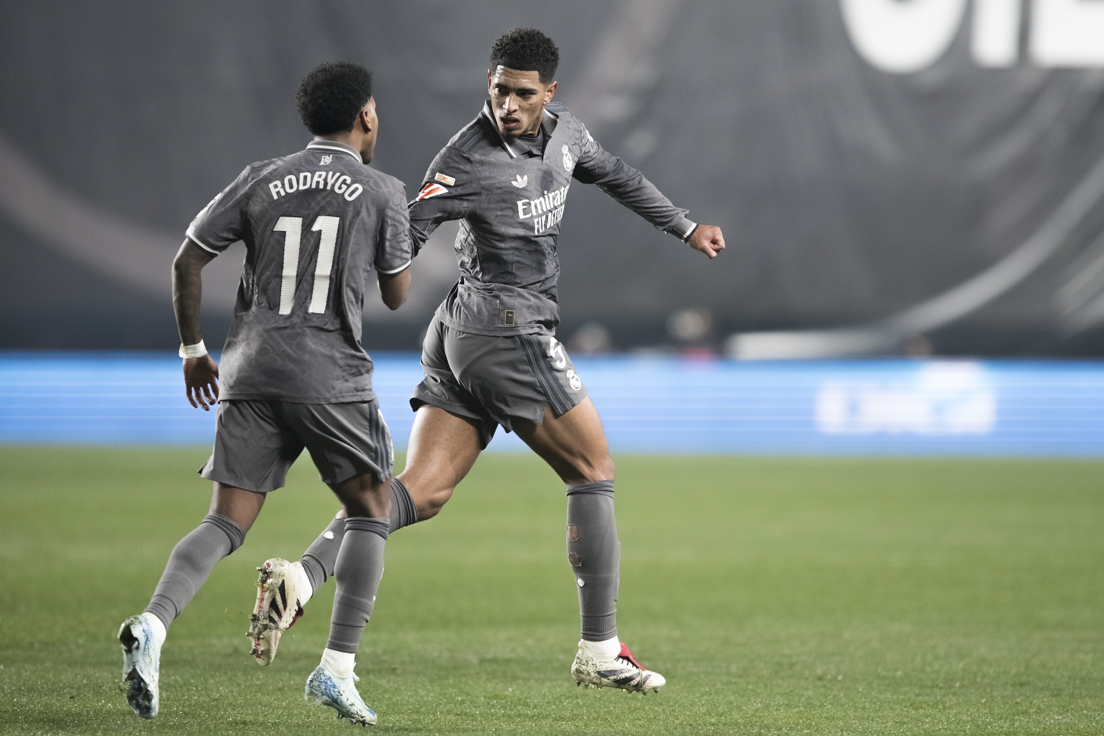 输球球队表现出色,全力以赴争胜 输球球队表现出色,全力以赴争胜