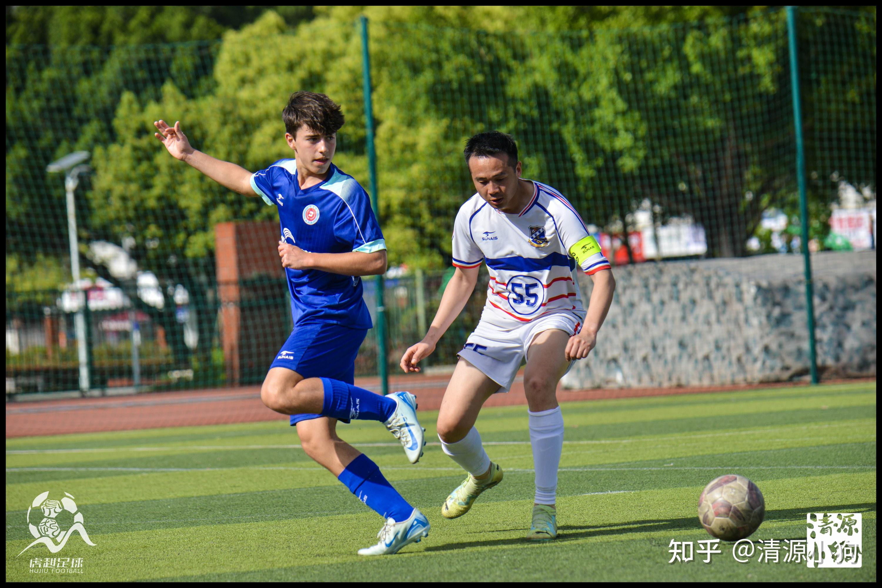 劲敌对决，甲级联赛一场激动人心的比赛