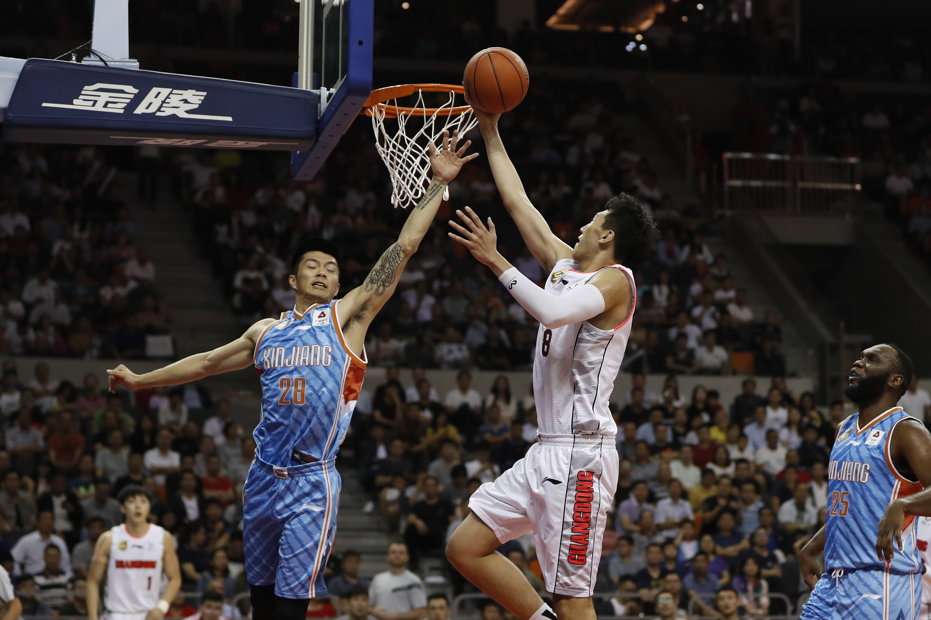 东莞男篮险胜对手,打入半决赛 东莞男篮险胜对手,打入半决赛