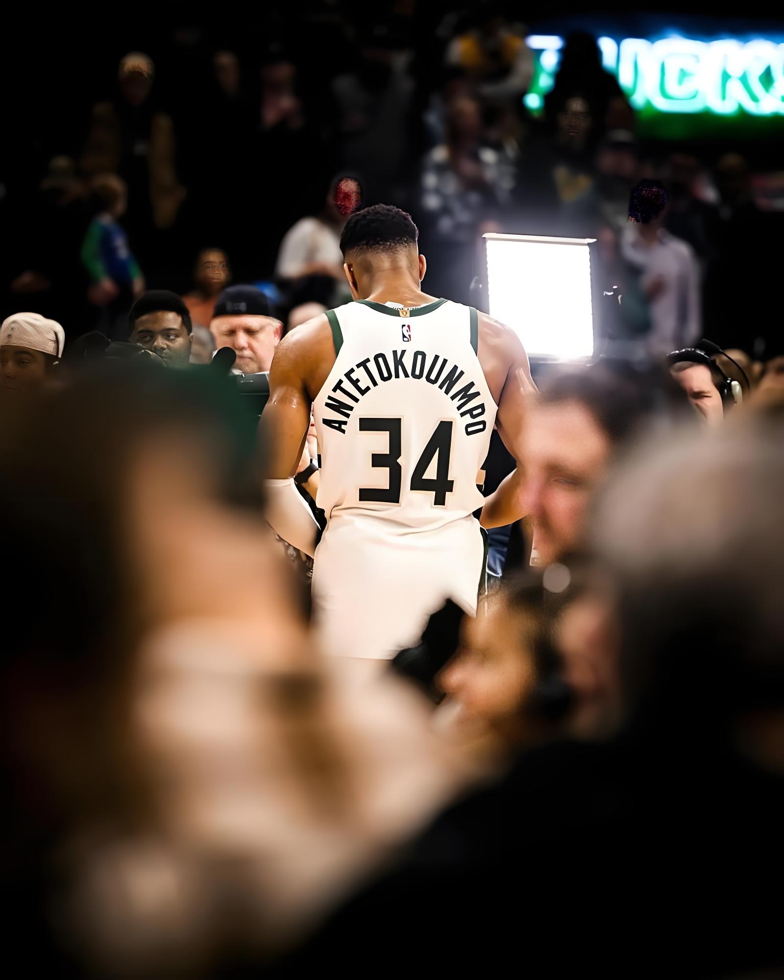 雄鹿遭遇连败,球队状态堪忧 雄鹿遭遇连败,球队状态堪忧