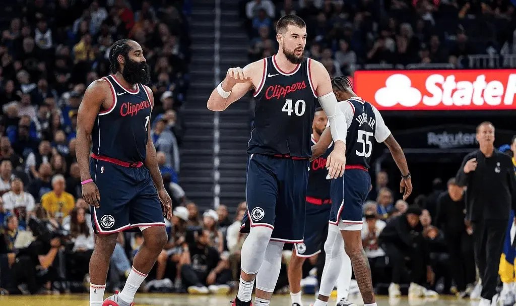 关于国王客场惨负快船,遭遇失利的信息 关于国王客场惨负快船,遭遇失利的信息