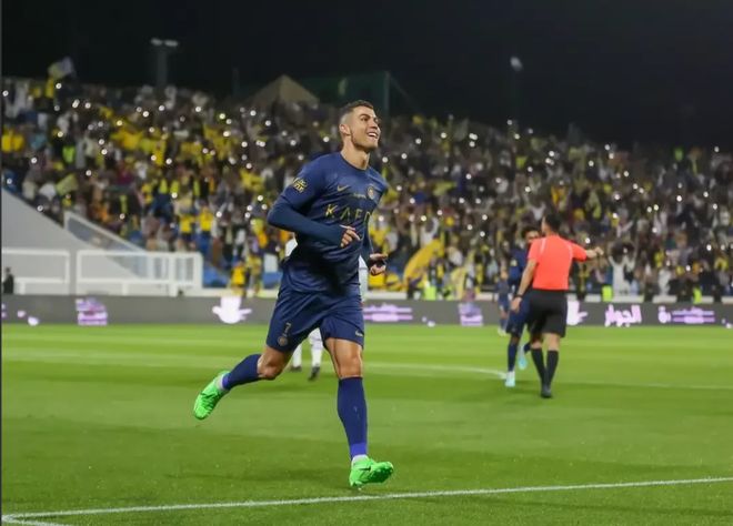 多特蒙德险胜曼联,C罗高光表现的简单介绍 多特蒙德险胜曼联,C罗高光表现的简单介绍