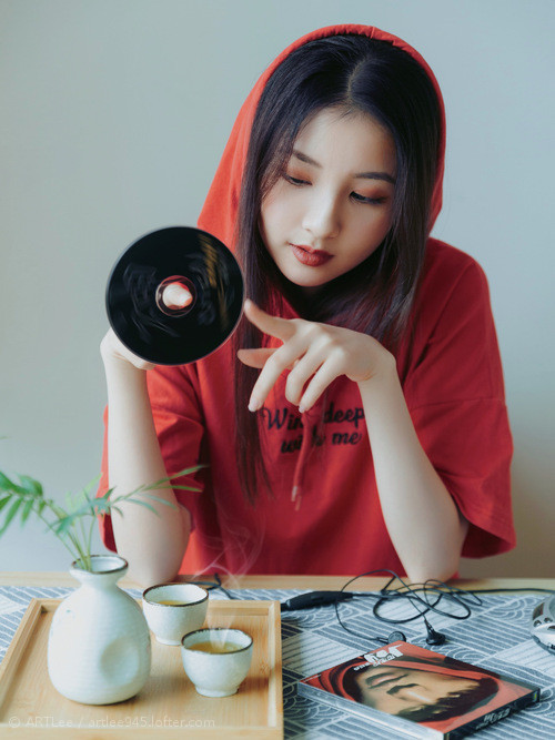 F1引擎轰鸣时，萨拉赫一球改写了两个世界的剧本