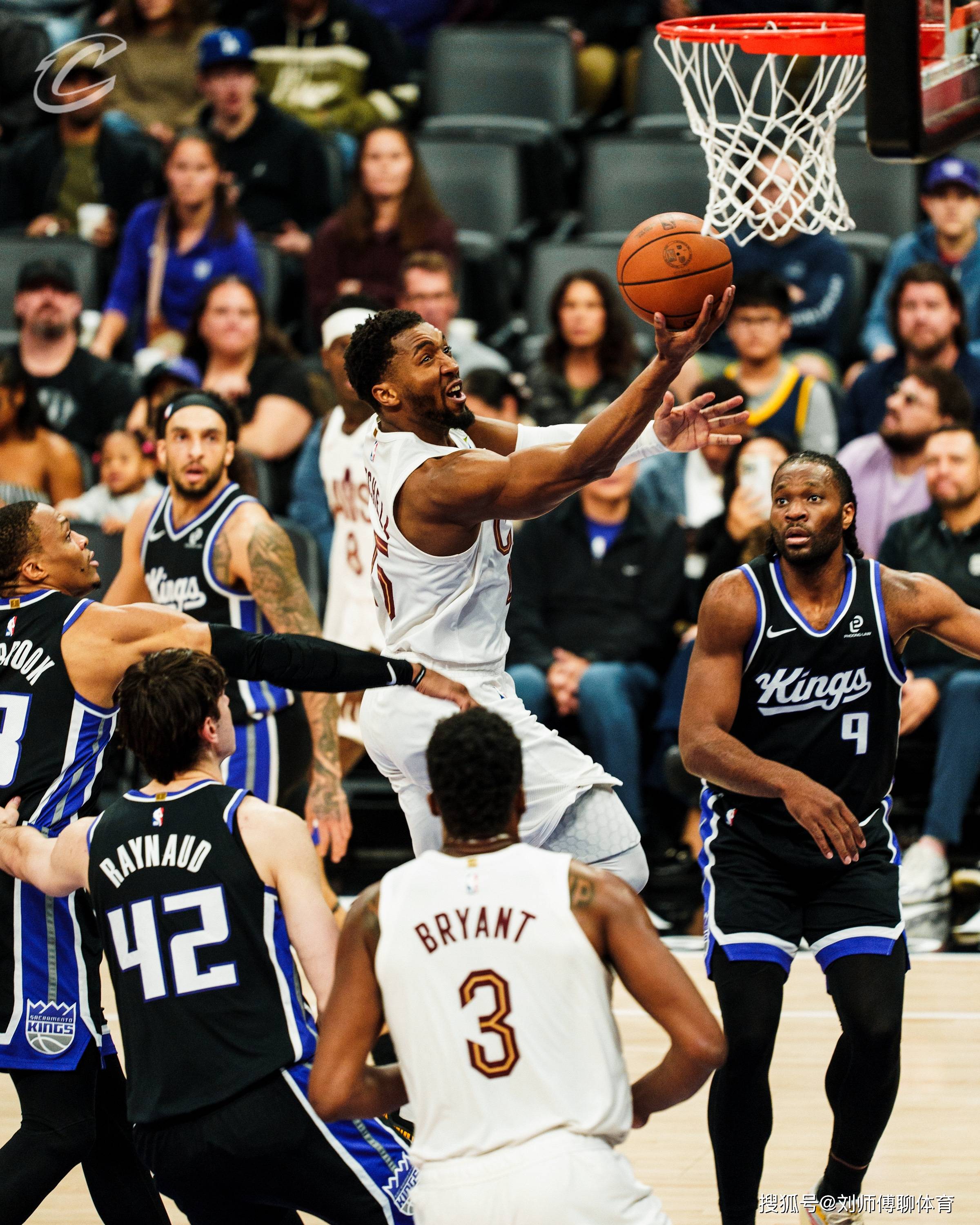 哈登冠军级表现，鹈鹕强势晋级吉林队